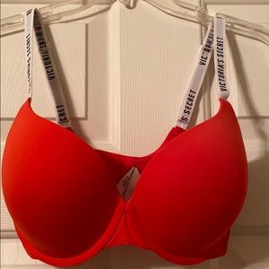 Victoria’s Secret T shirt push up bra 32DDD